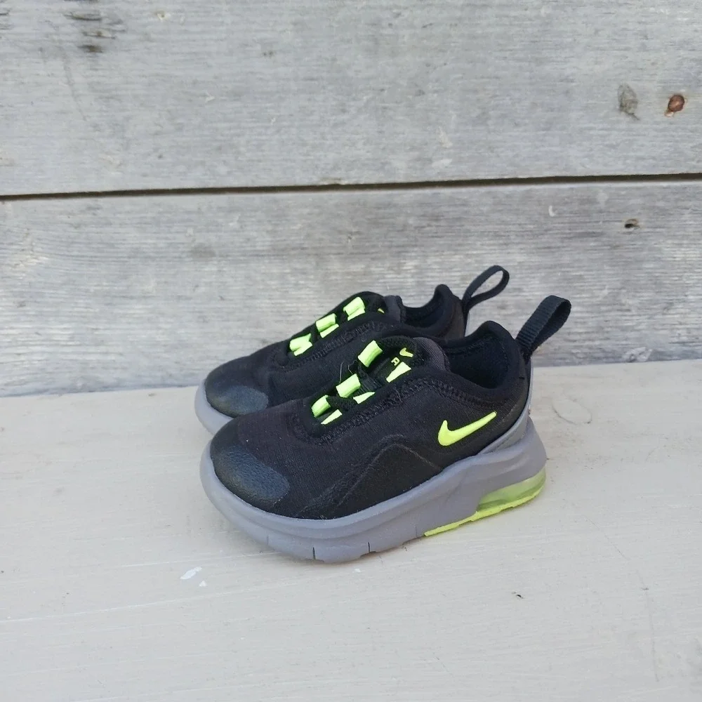 Nike Air Max Motion AQ2744 011 Black/ Green Baby Toddler Size 2C‎ Slip On